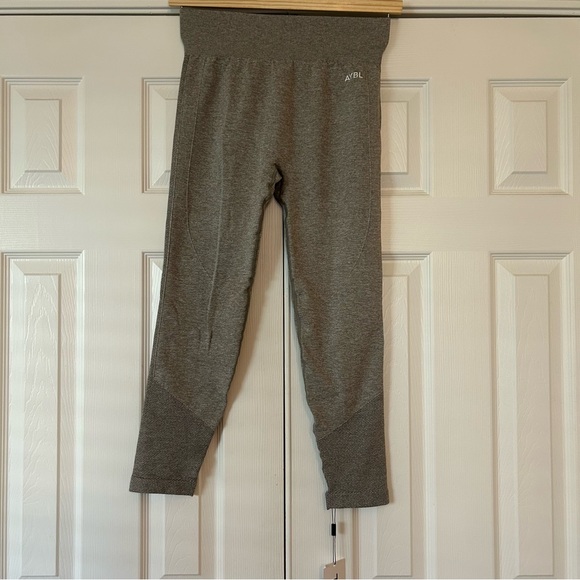 AYBL 🩶 Gray High-Waisted Leggings - Picture 3 of 5